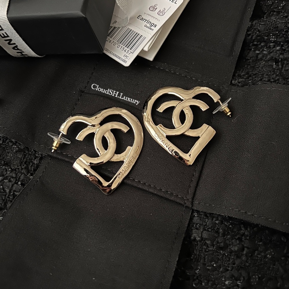 Auth BN Chanel Metal Gold Heart Large Earrings